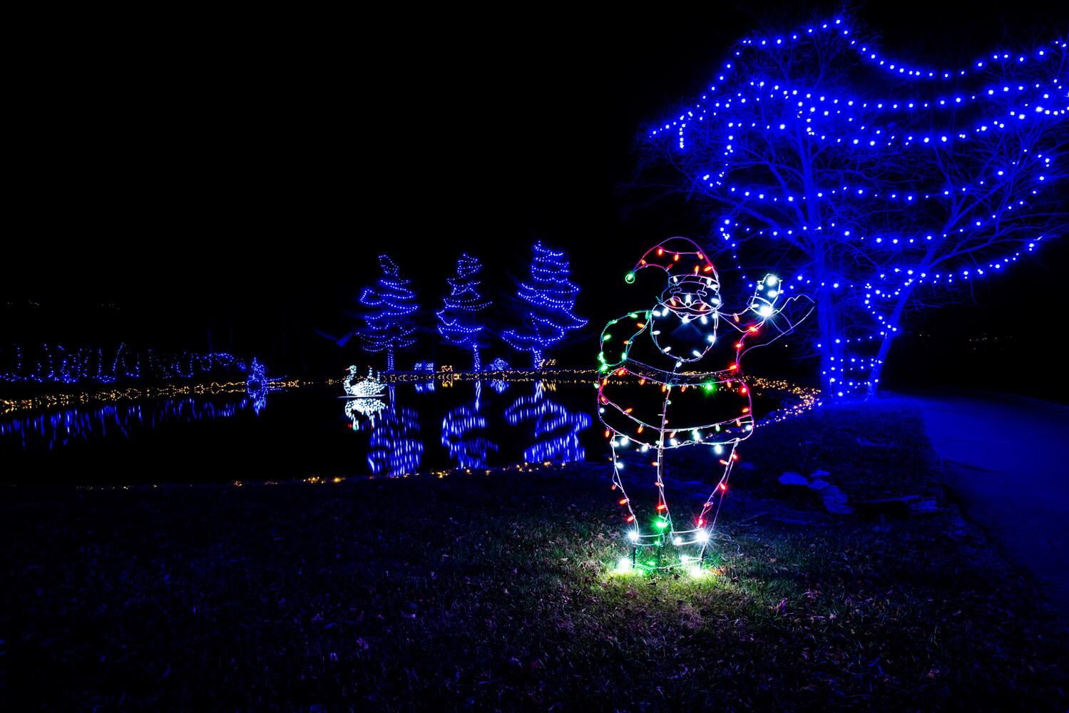 111920 Journey Borealis at Pyramid Hill drive-thru holiday light display