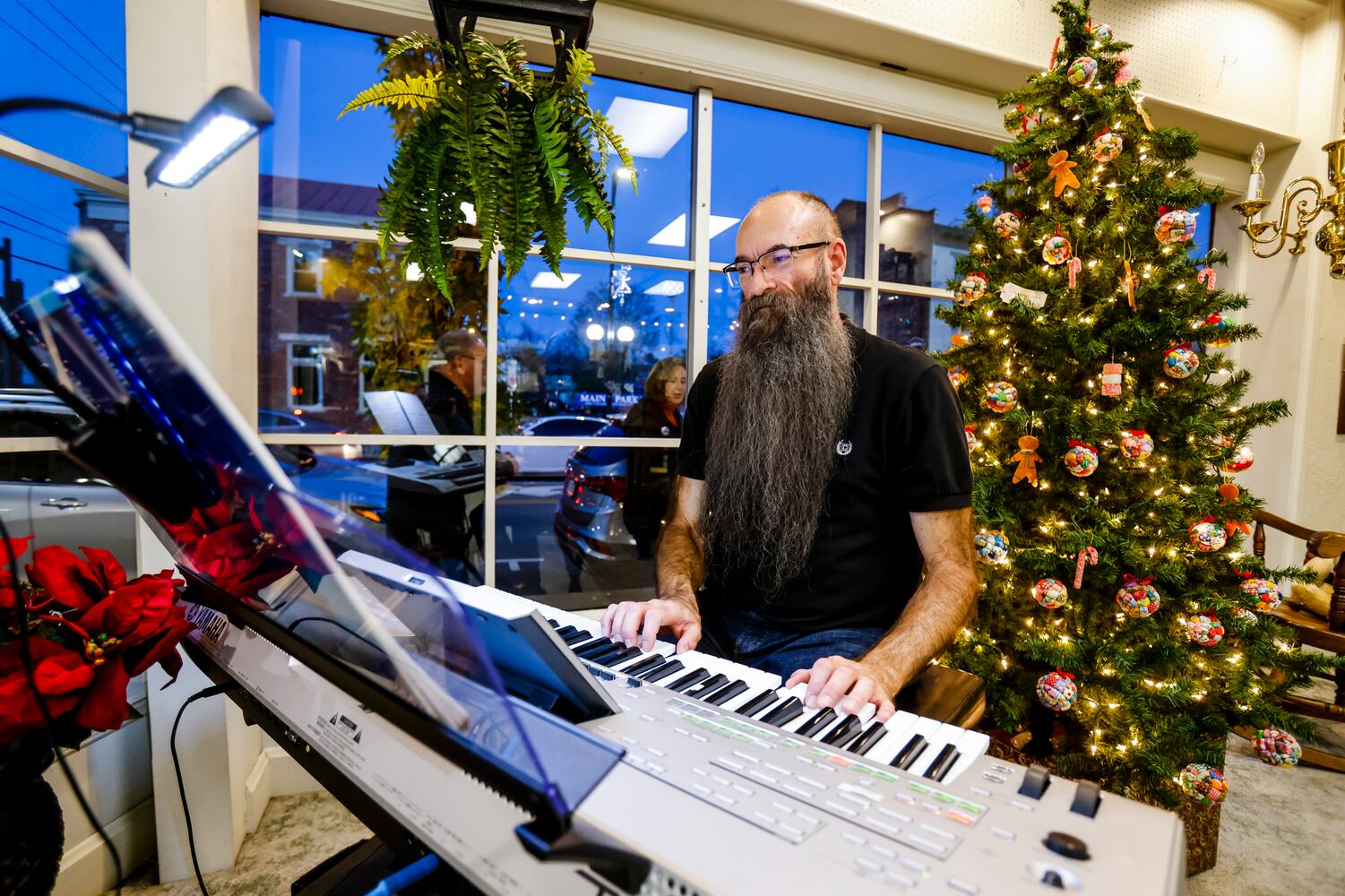 111921 Music on Main