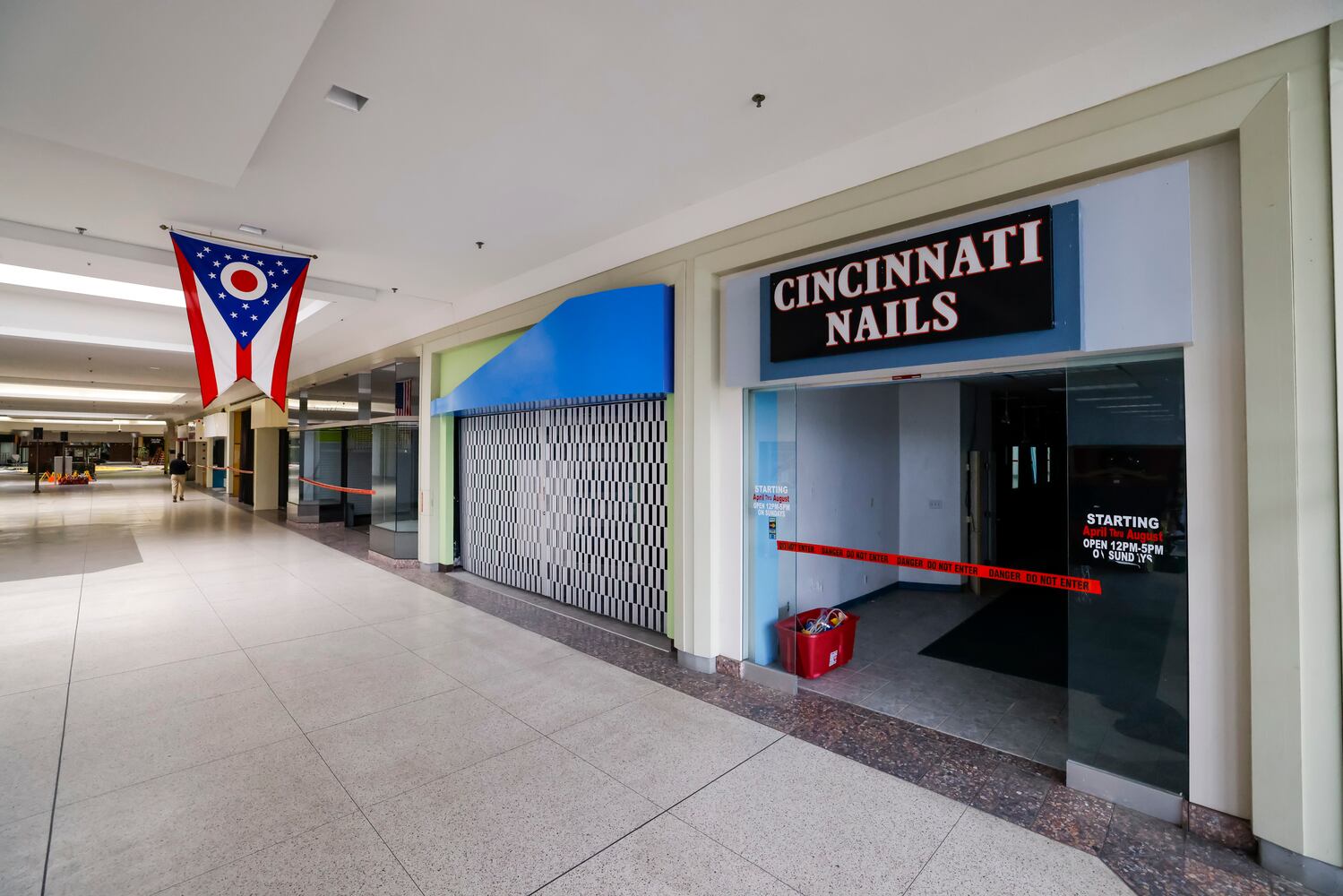 041125 Towne Mall Auction