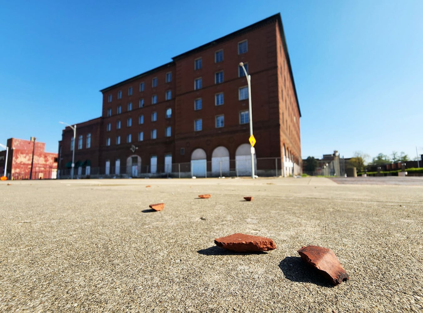 041825 Manchester Inn