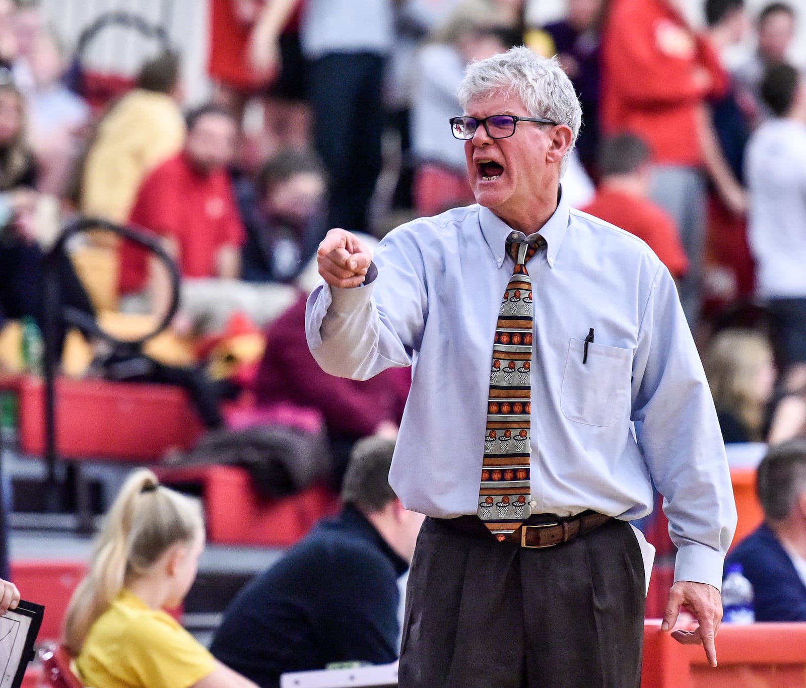 Edgewood coach John Thomas shows his frustration during Tuesday night’s season-opening loss at Fenwick. NICK GRAHAM/STAFF