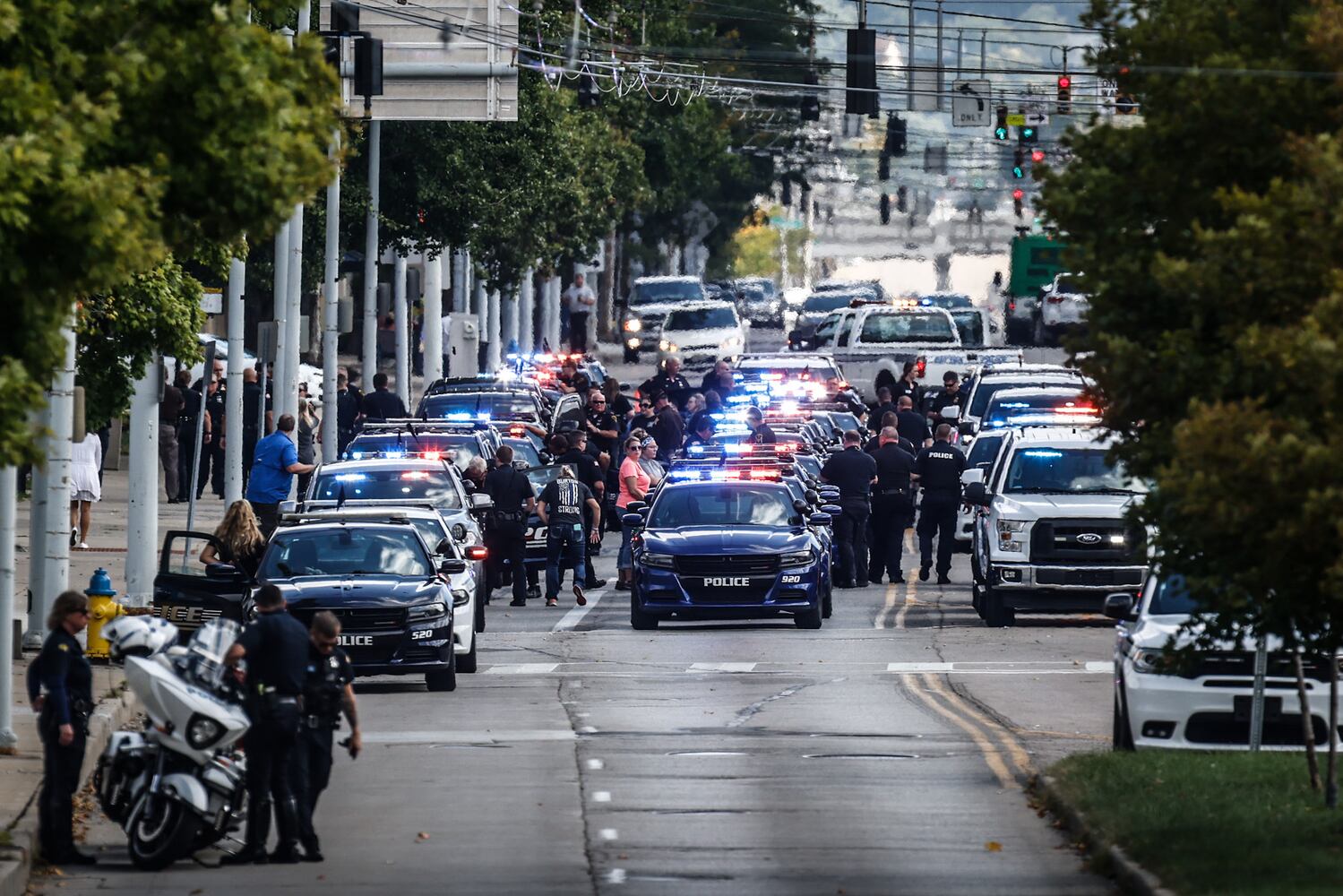 Escort forms for fallen Richmond officer