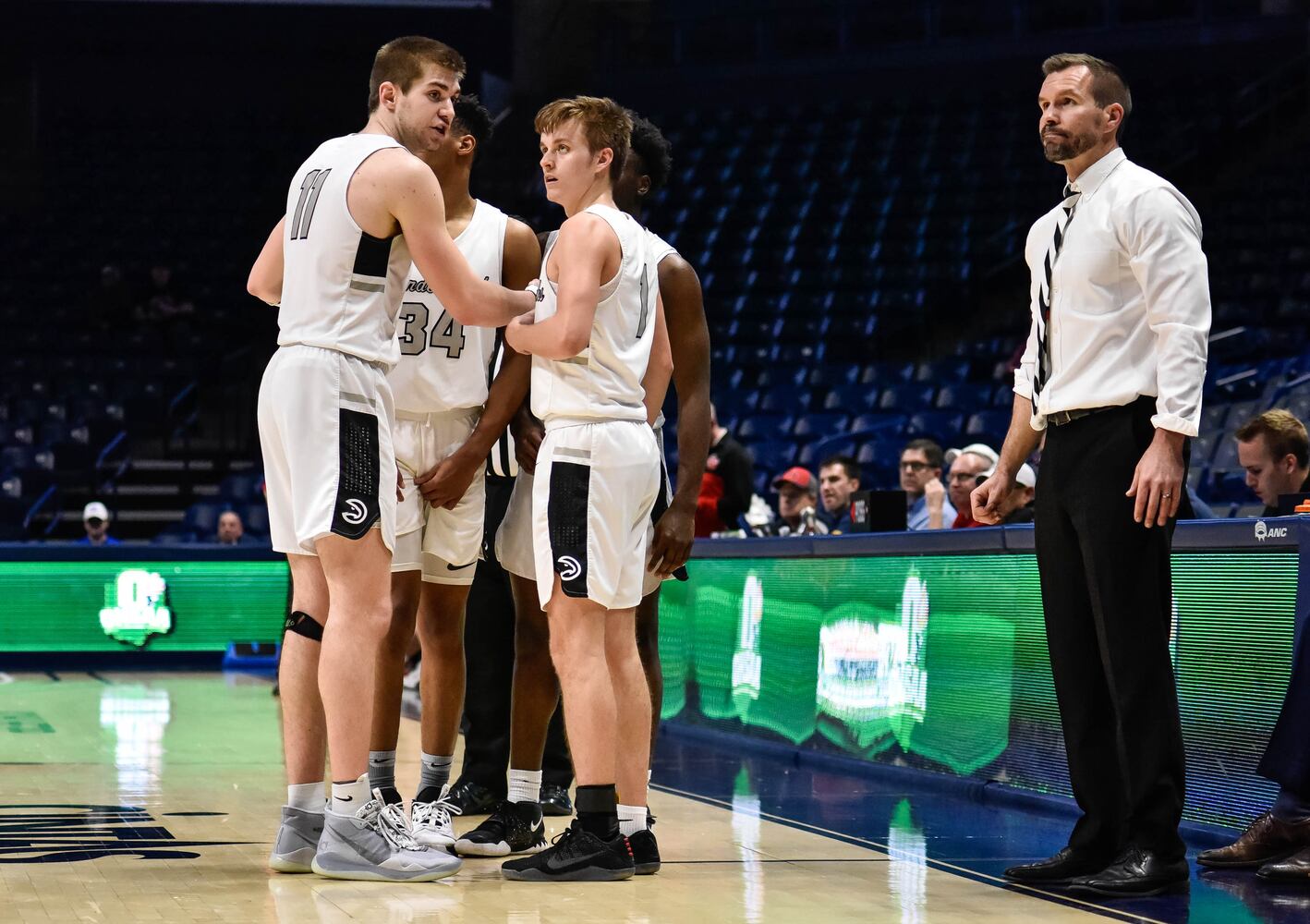 Centerville vs Moeller and Lakota East vs La Salle Regional basketball semifinals