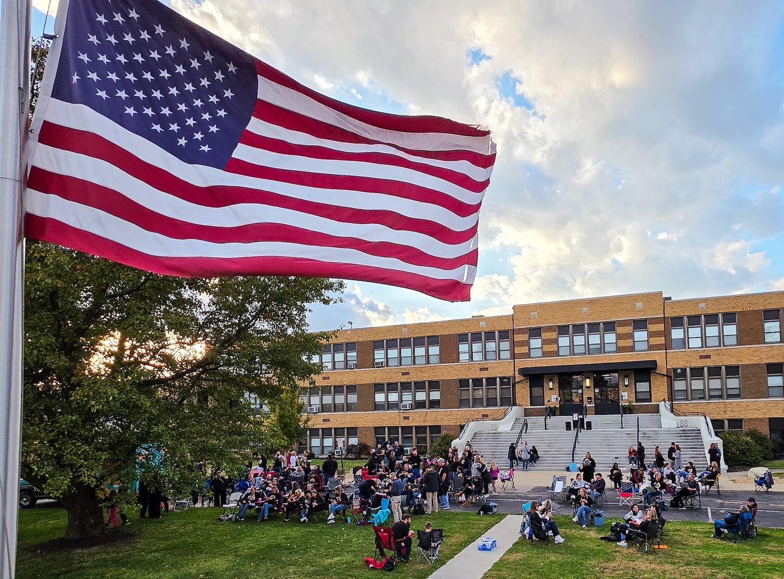 Over 100 Ross Local Schools teachers gather for a rally Wednesday, Nov. 5 while contract mediation talks are going on inside the Ross Local Schools Administrative Offices. NICK GRAHAM/STAFF