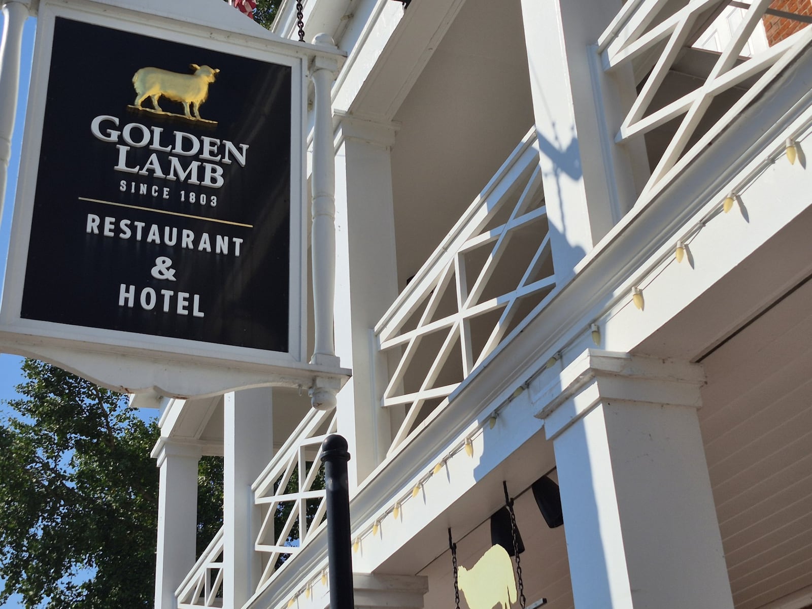 Golden Lamb General Manager Steve Fritz said all indicators are that the iconic restaurant and inn will have a successful holiday season in spite of the country's current economic uncertainty. MICHAEL KURTZ / STAFF