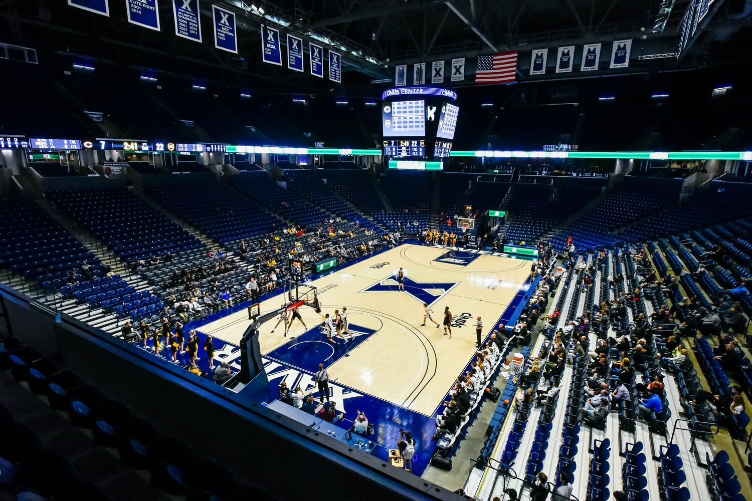 Centerville vs Moeller and Lakota East vs La Salle Regional basketball semifinals