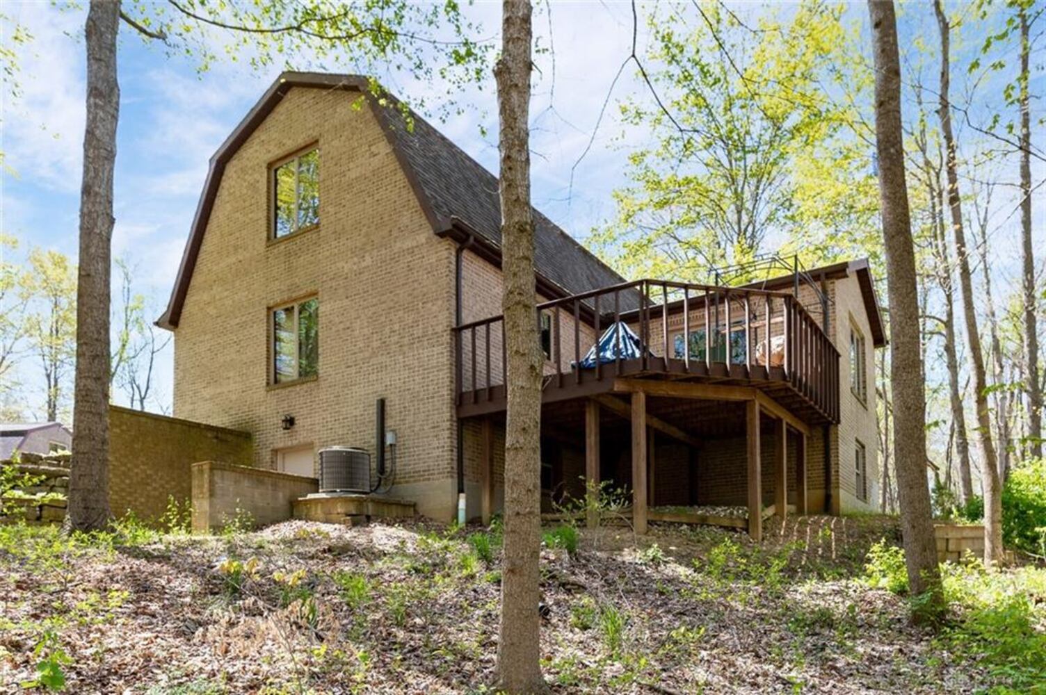 PHOTOS: Unique silo-designed home on 4 acres near Spring Valley listed on market