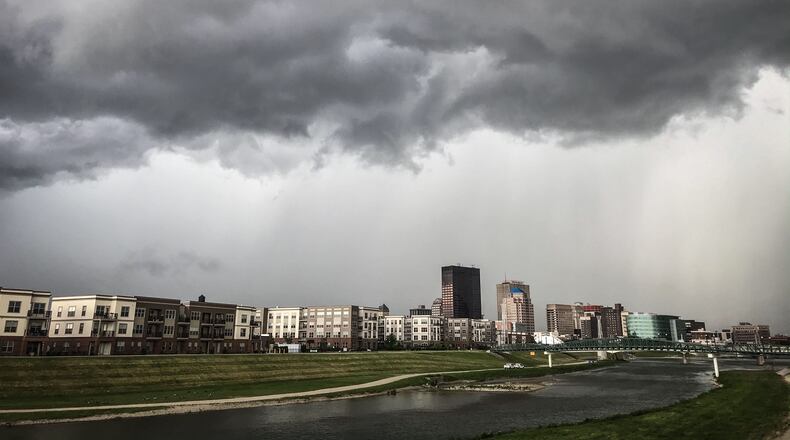 Storm moves through Dayton. JIM NOELKER\STAFF