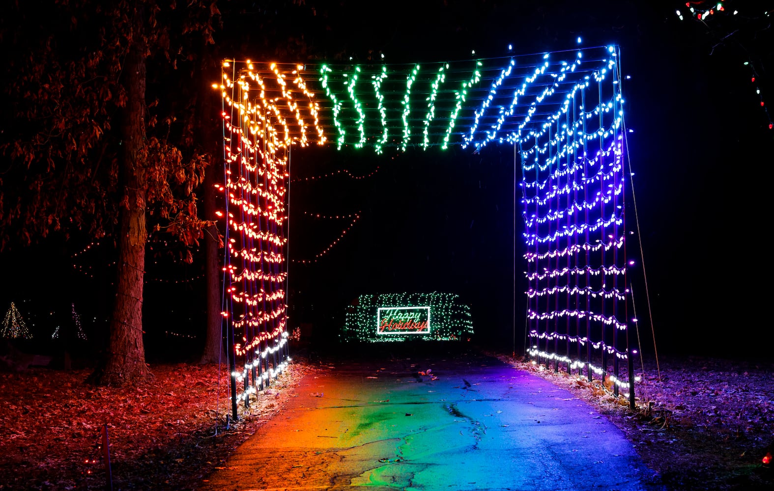 111622 Pyramid Hill lights
