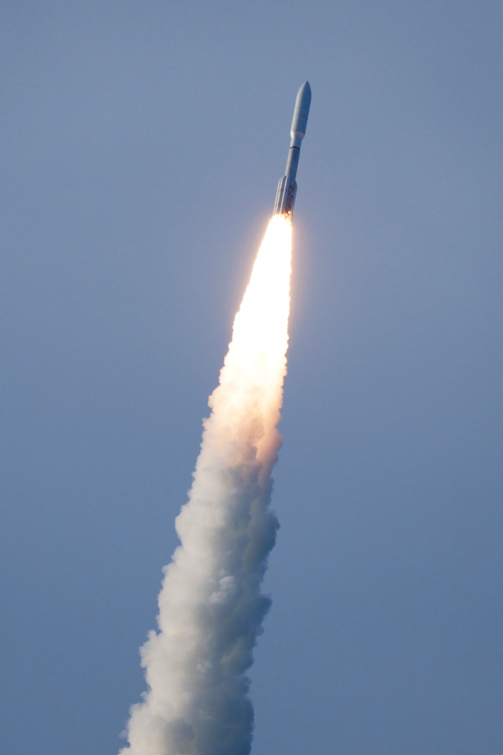 A United Launch Alliance Atlas V rocket with a payload of Amazon's Project Kuiper internet satellites lifts off from Launch Complex 41 at the Cape Canaveral Space Force Station, Monday, April 28, 2025, in Cape Canaveral, Fla. (AP Photo/John Raoux)