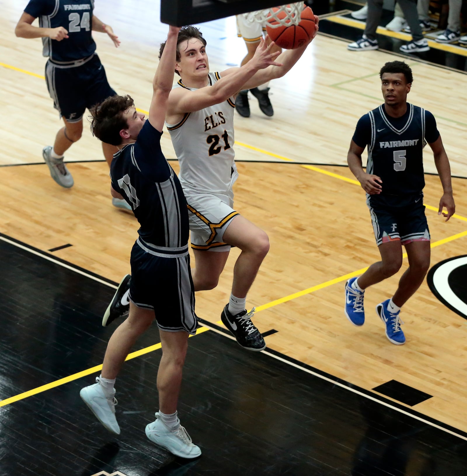 Centerville junior Ty Rohrer drives into the lane for a layup. Centerville defeated Fairmont 50-49 on Thursday, Jan. 22, 2026, at Centerville High School. STEVEN WRIGHT / STAFF