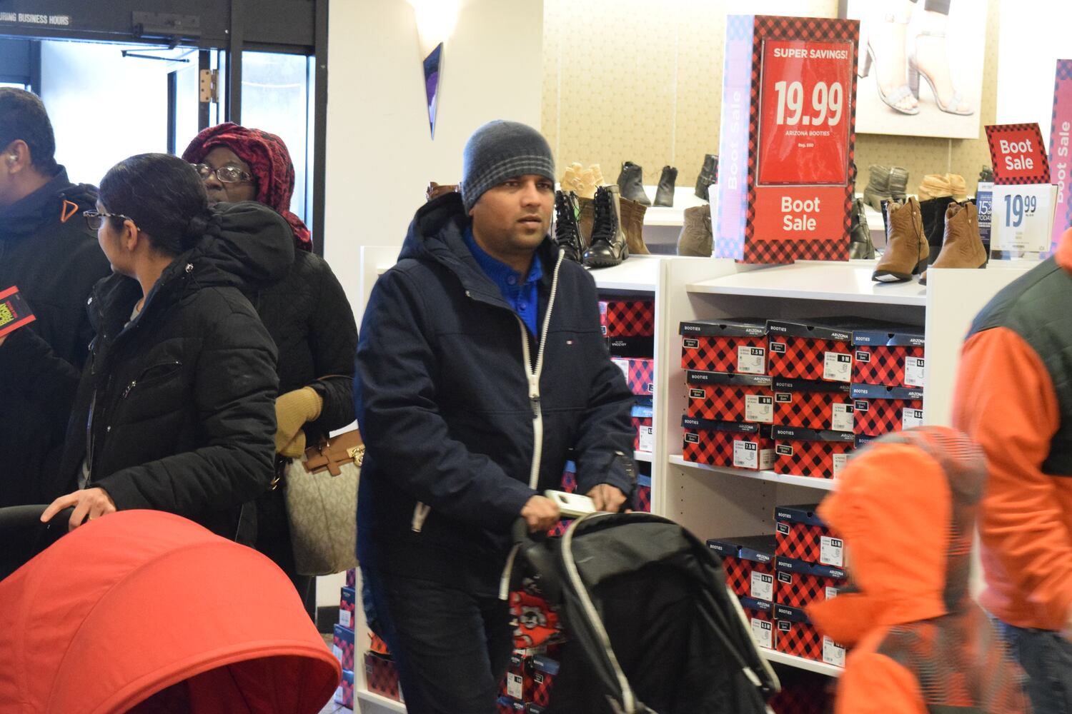PHOTOS: Nearly 1K shoppers flood JCPenney