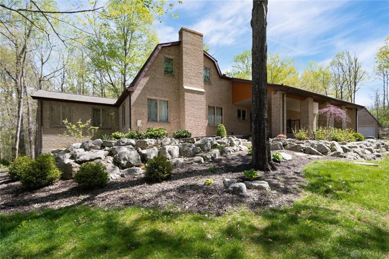 PHOTOS: Unique silo-designed home on 4 acres near Spring Valley listed on market