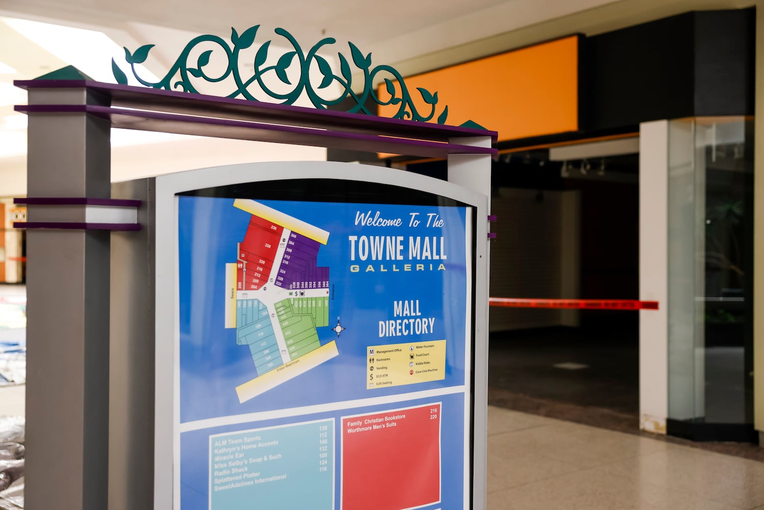 041125 Towne Mall Auction