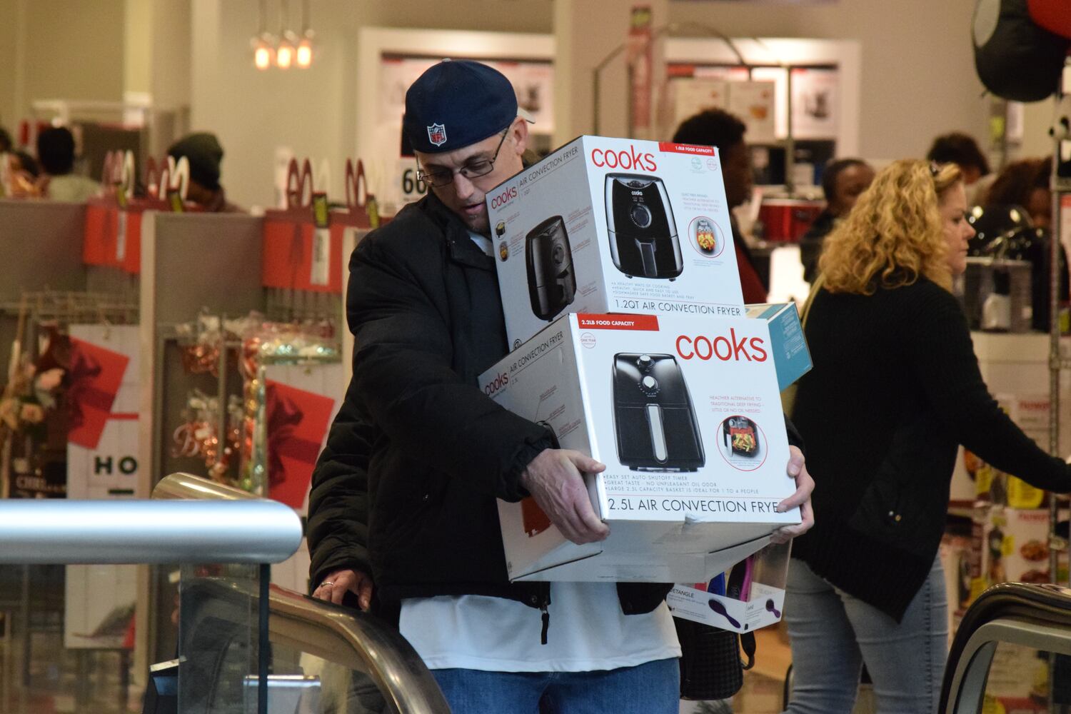 PHOTOS: Nearly 1K shoppers flood JCPenney