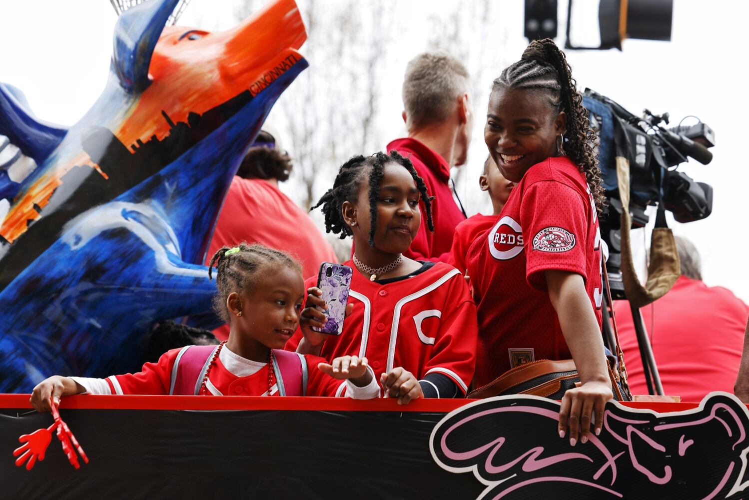 041222 Reds parade