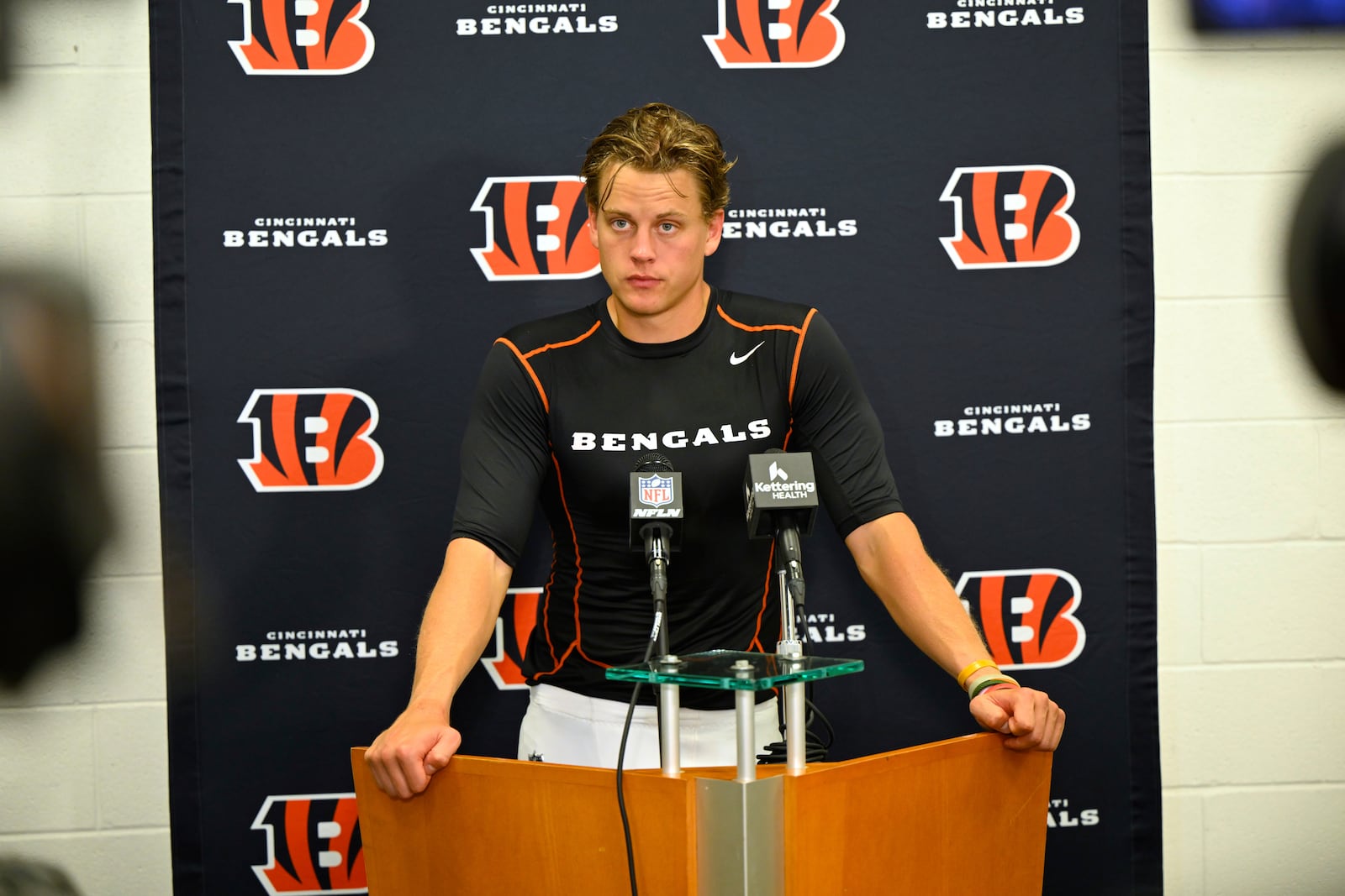 Cincinnati Bengals quarterback Joe Burrow answers questions after an NFL football game against the Cleveland Browns, Sunday, Sept. 7, 2025, in Cleveland. (AP Photo/David Richard )