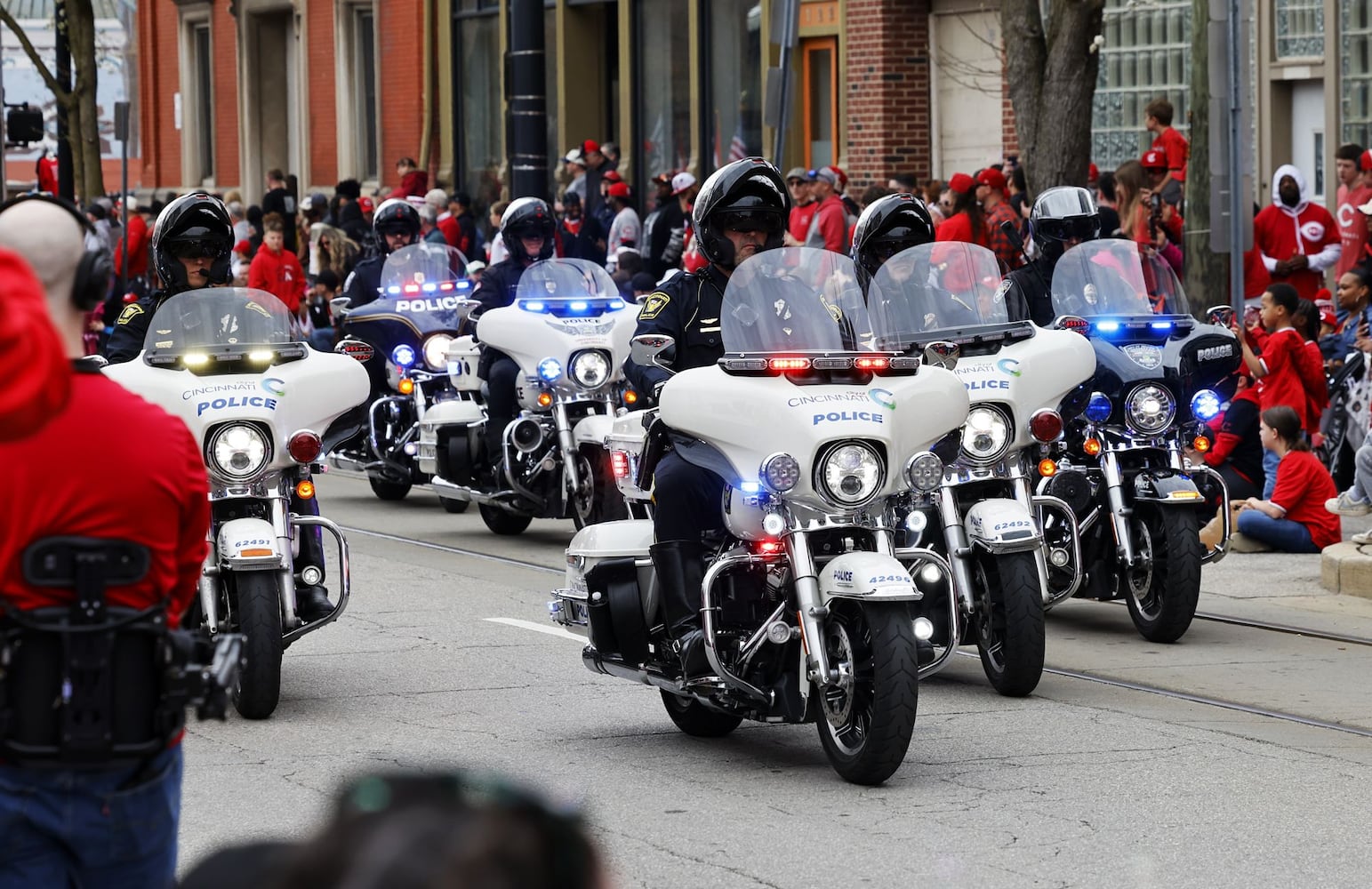 032725 Reds Parade