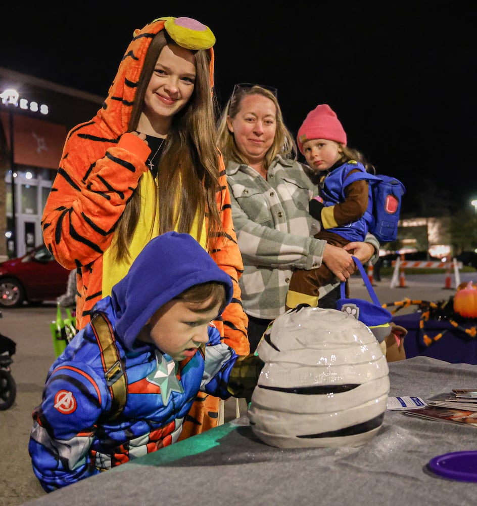 DDN 102325 Austin Landing Trunk or Treat