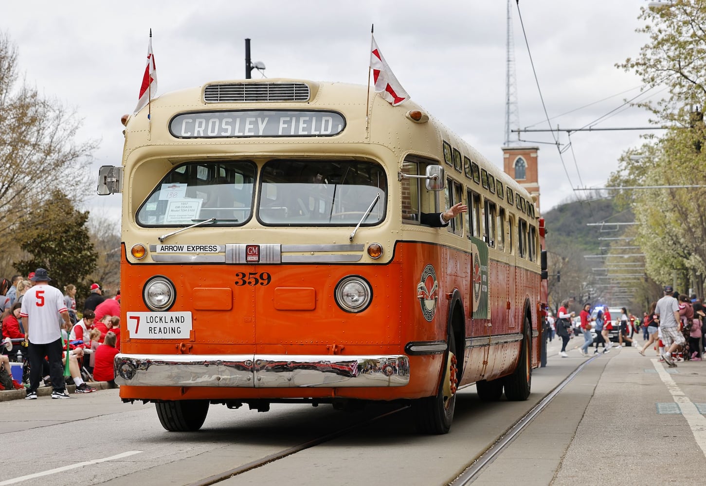 041222 Reds parade
