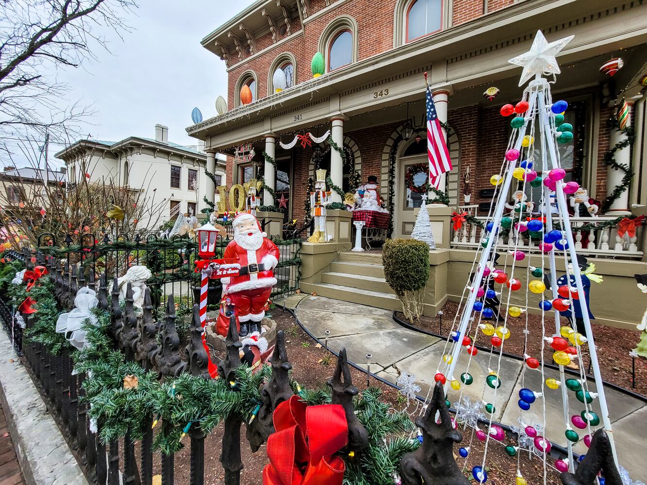 120521 German Village Christmas Walk