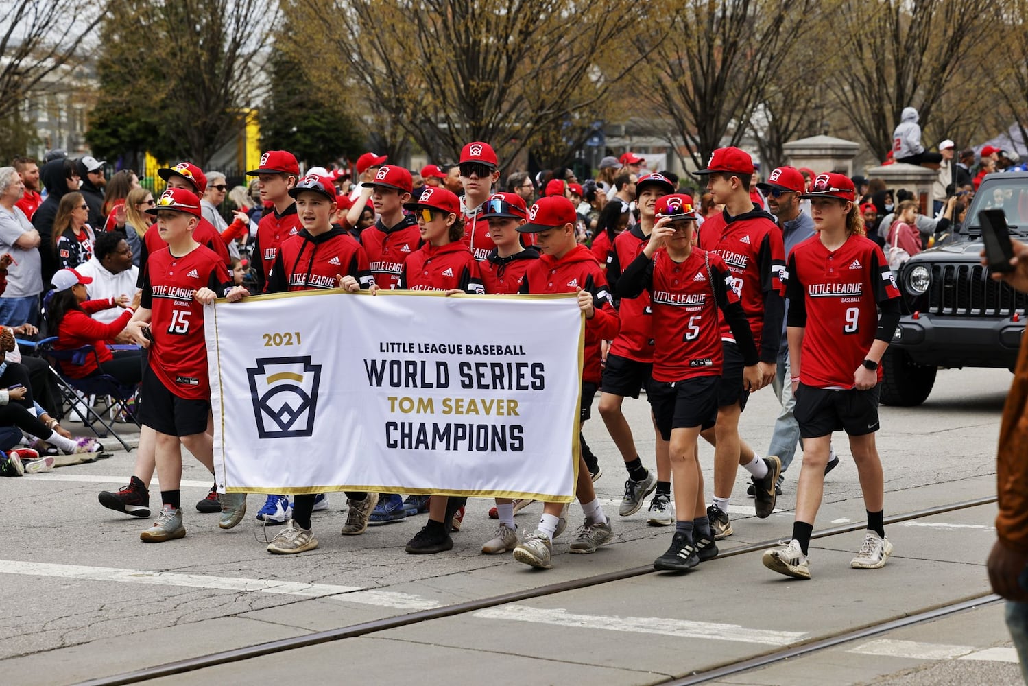 041222 Reds parade