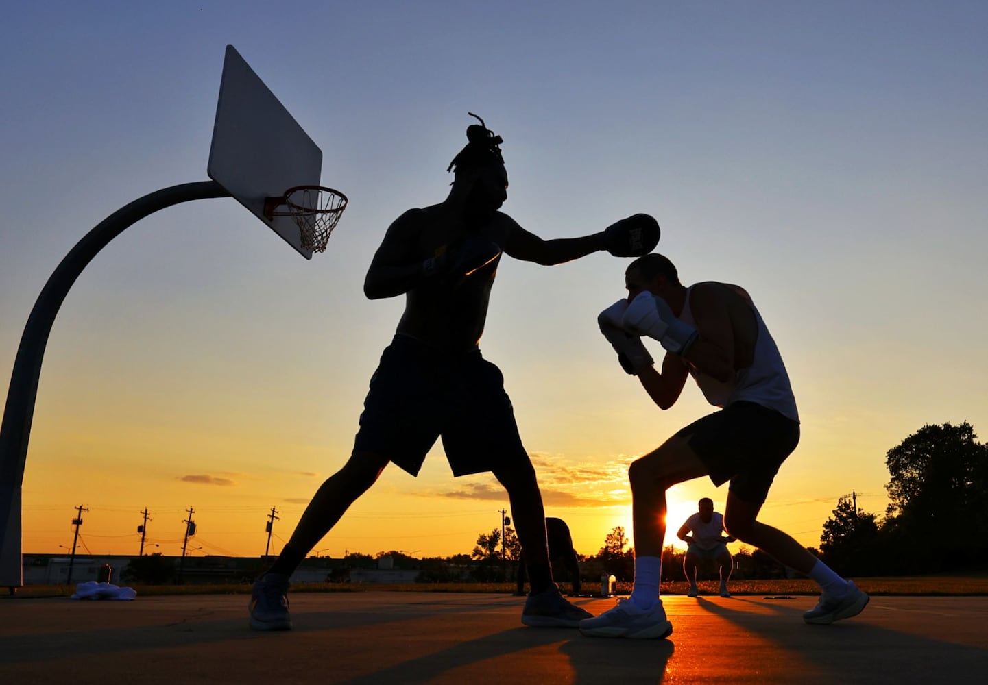 LOCAL FOCUS JN 091125 boxing fitness