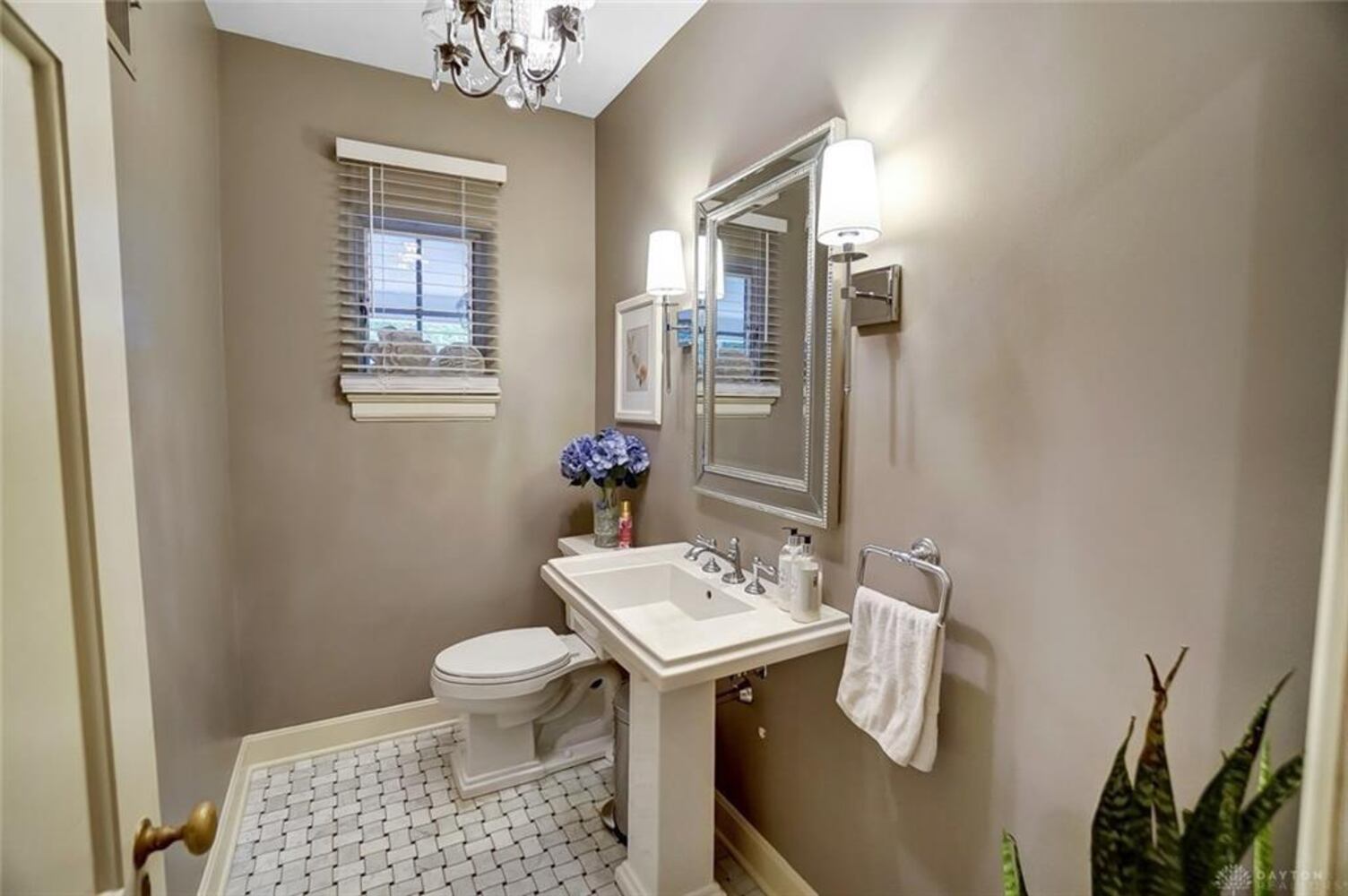 PHOTOS: Georgian Colonial in Oakwood listed for $769K