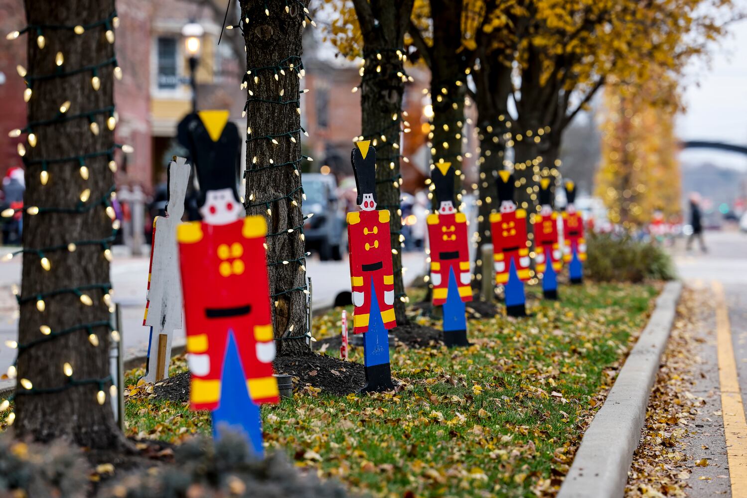 120521 German Village Christmas Walk