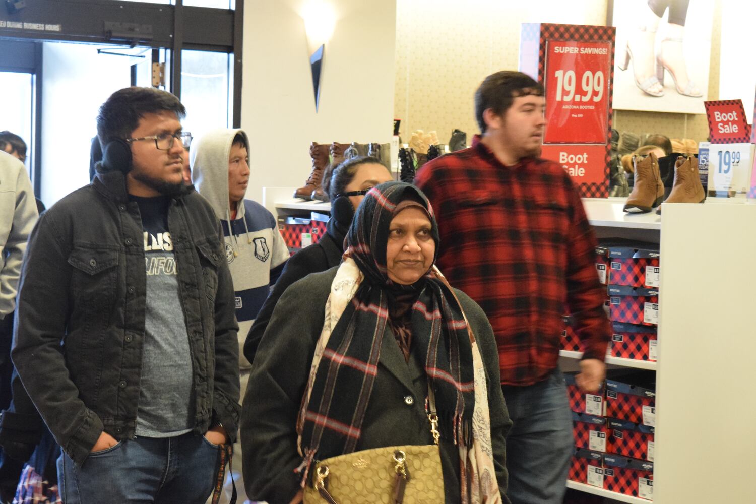 PHOTOS: Nearly 1K shoppers flood JCPenney