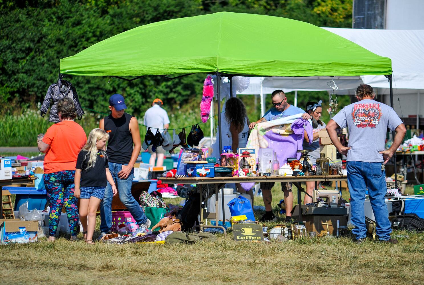 World's longest yard sale runs through Butler County