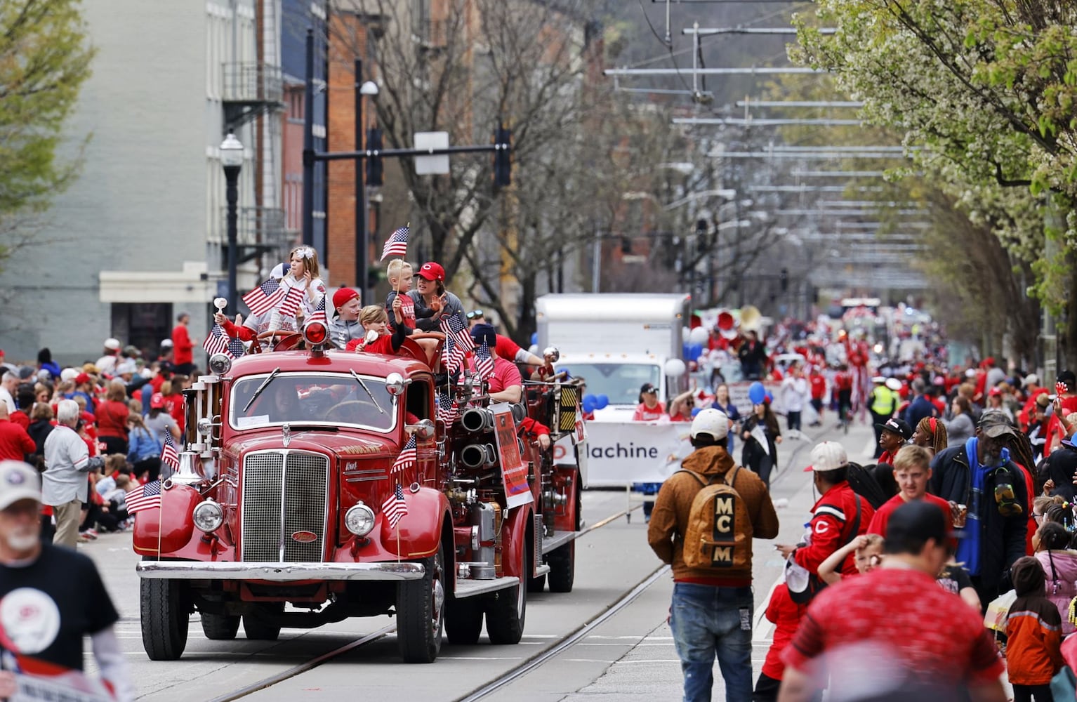 041222 Reds parade