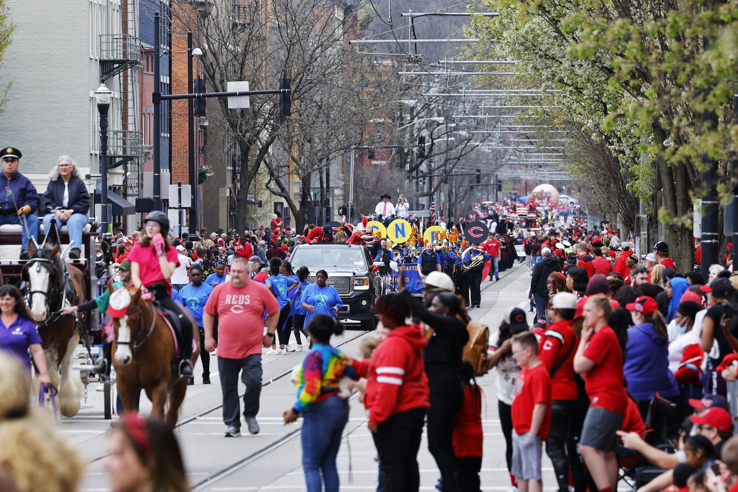 041222 Reds parade