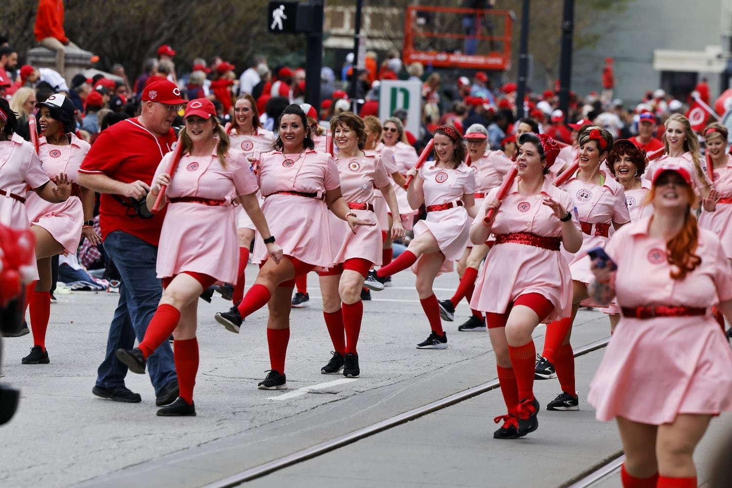 041222 Reds parade