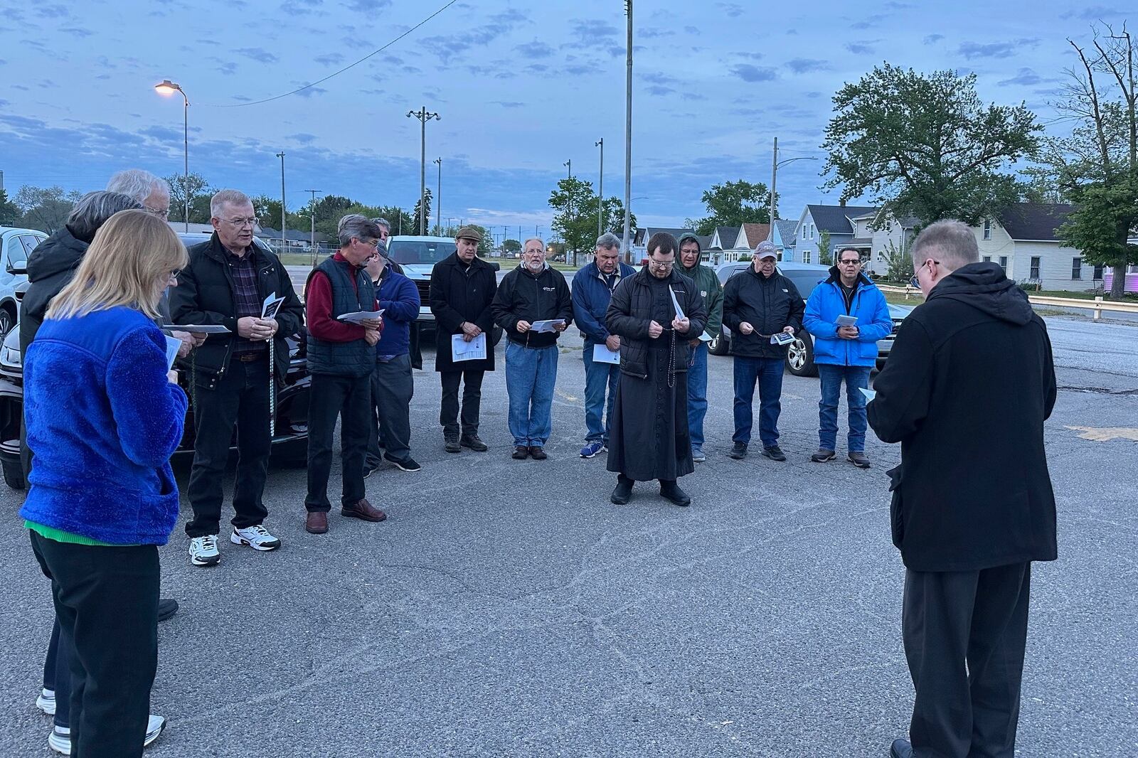The Rev. Richard Holy leads a prayer vigil Monday, May 19, 2025, before a scheduled execution at the Indiana State Prison in Michigan City, Ind. (AP Photo/Ed White)
