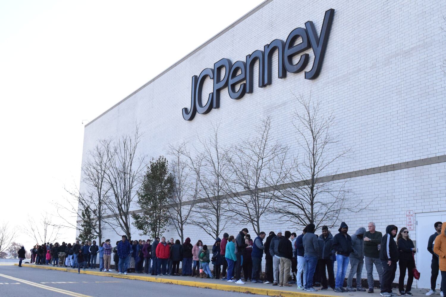 PHOTOS: Nearly 1K shoppers flood JCPenney