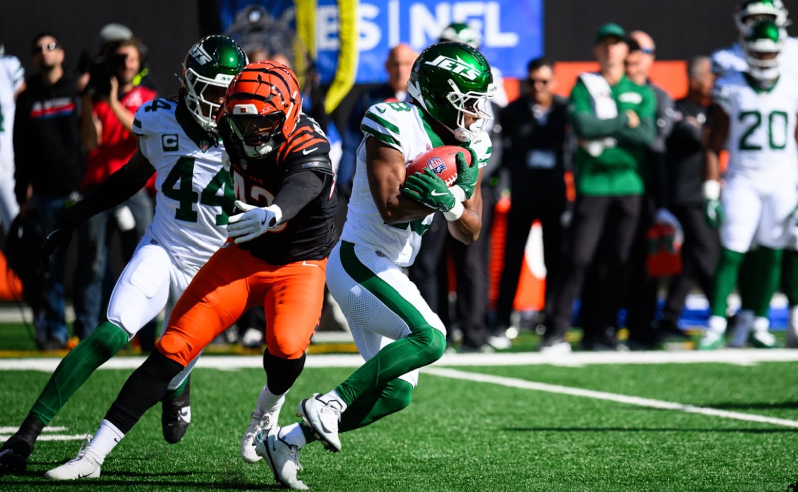 The New York Jets run a play in the first quarter against the Cincinnati Bengals Oct. 26, 2025 at Paycor Stadium. JEREMY MILLER/CONTRIBUTED