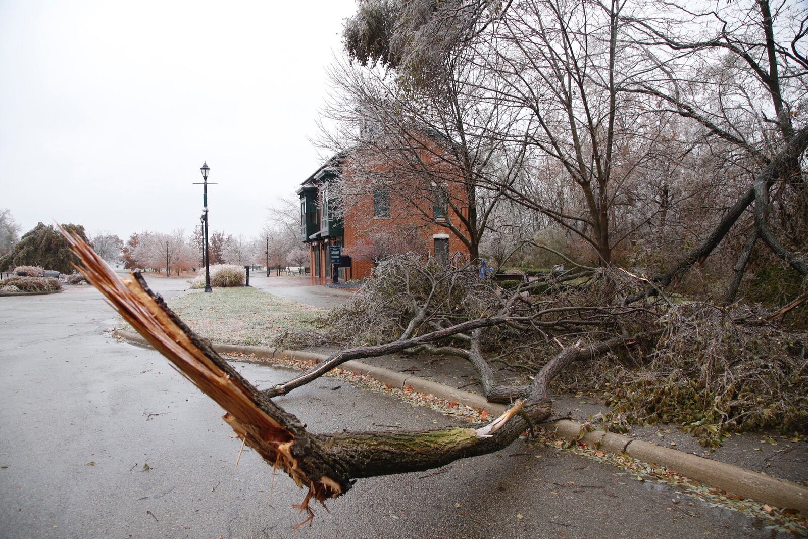 Icy scenes from Xenia due to freezing rain on Thursday. TY GREENLEES / STAFF