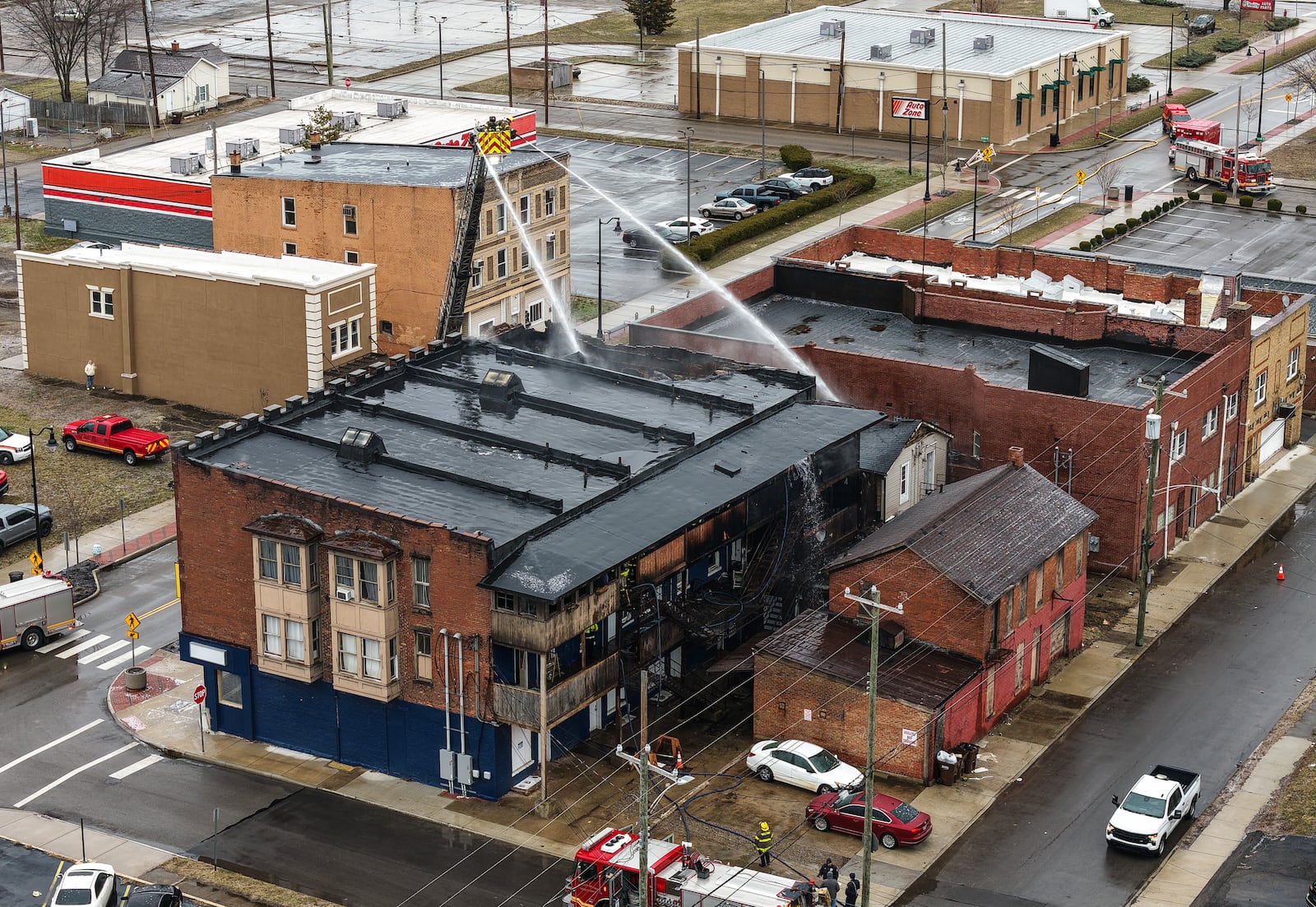 A fire broke out an apartment complex in downtown Middletown on Monday morning at the 1700 block of Central Avenue. NICK GRAHAM / STAFF