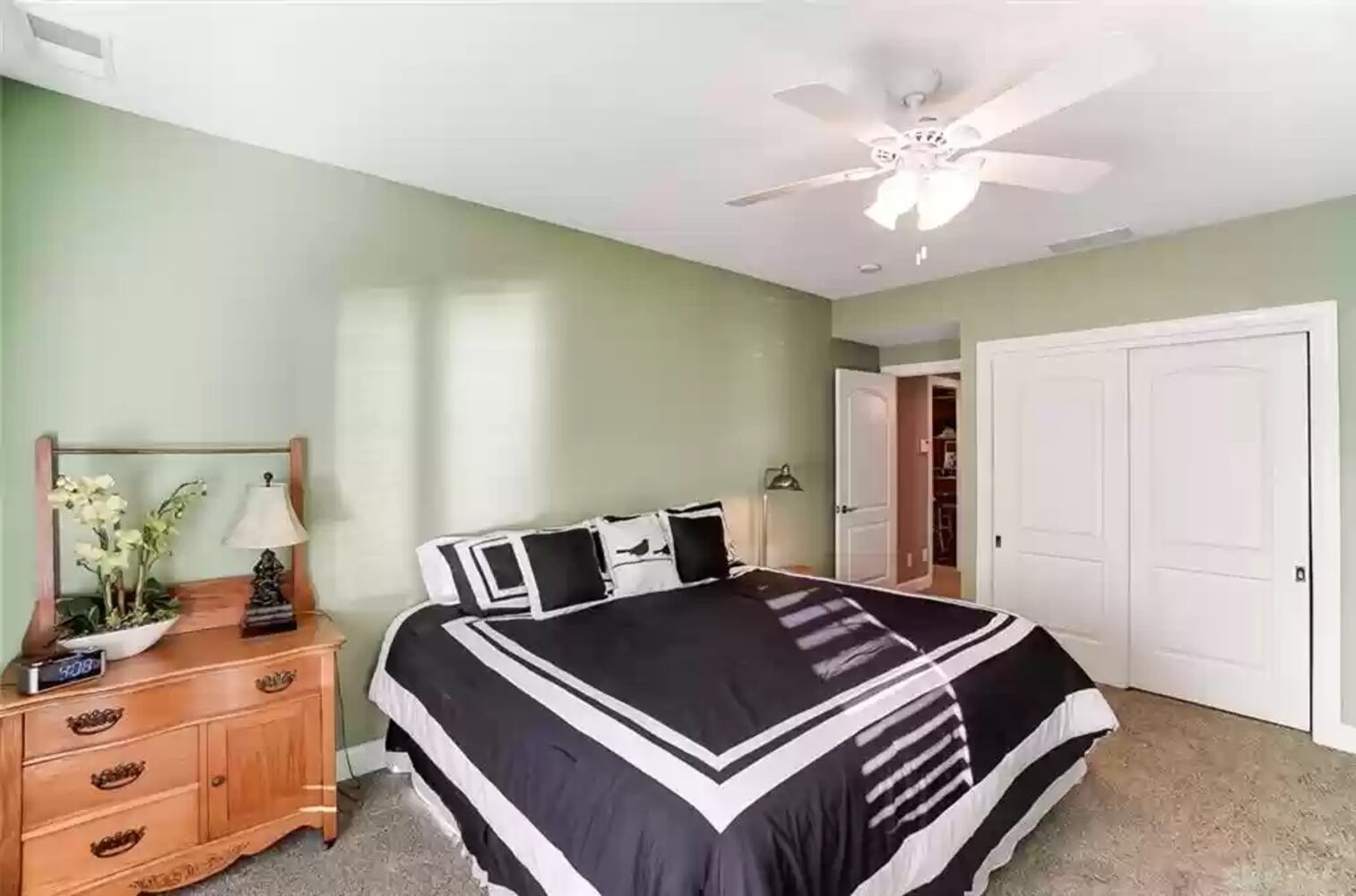PHOTOS: $1M luxury home has views of Lakengren lake