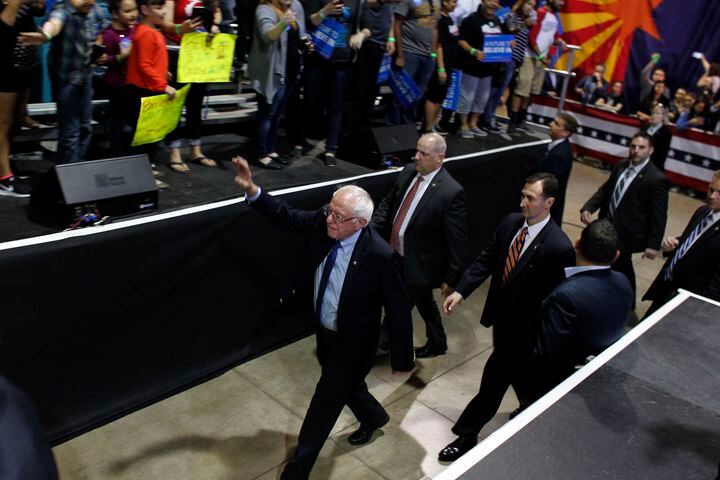 Sanders rallies in Arizona