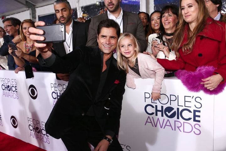 People's Choice red carpet 2016