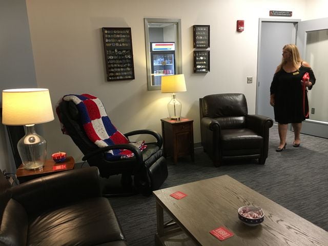 New USO center opens at Dayton Airport