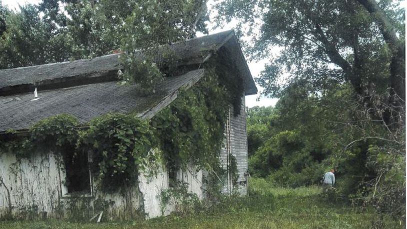This old cabin is believed to be part of the original Warren County settlement, Beedle’s Station, in the 1790’s. Historians plan to move it from prison land up for sale to a small park in downtown Lebanon.