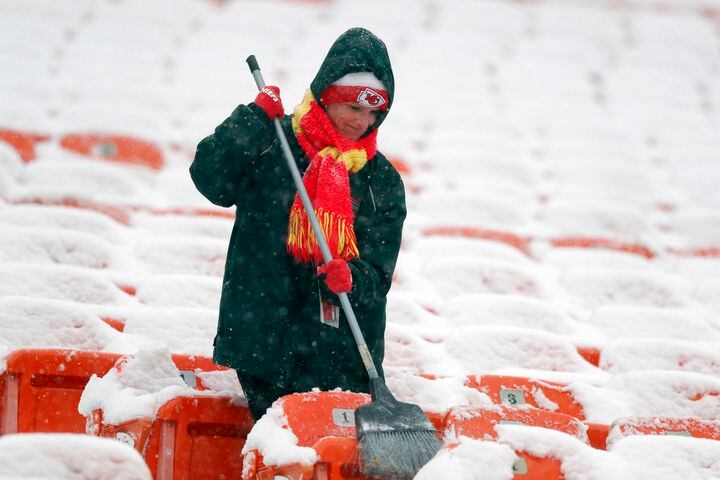 Photos: Deadly winter storm brings snow, ice to Midwest, Mid-Atlantic