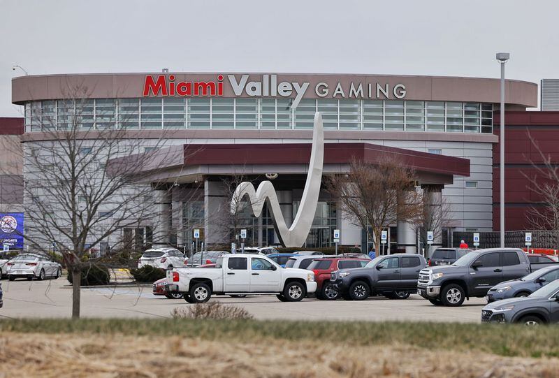 A Miami Valley Gaming está expandindo suas áreas de jogos ao ar livre e convertendo a antiga área de buffet em dois conceitos de catering diferentes.  NICK GRAHAM / FUNCIONÁRIO